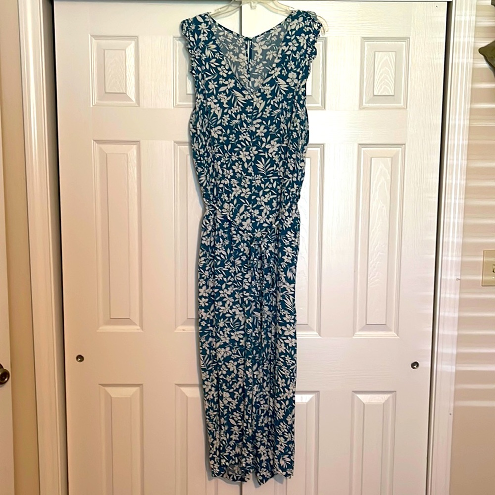 Old Navy Wide Leg Jumpsuit - Blue and White Floral Design- Women’s Size XL TALL